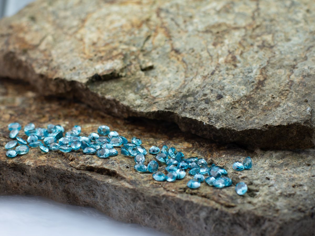 Round cut natural zircon stones